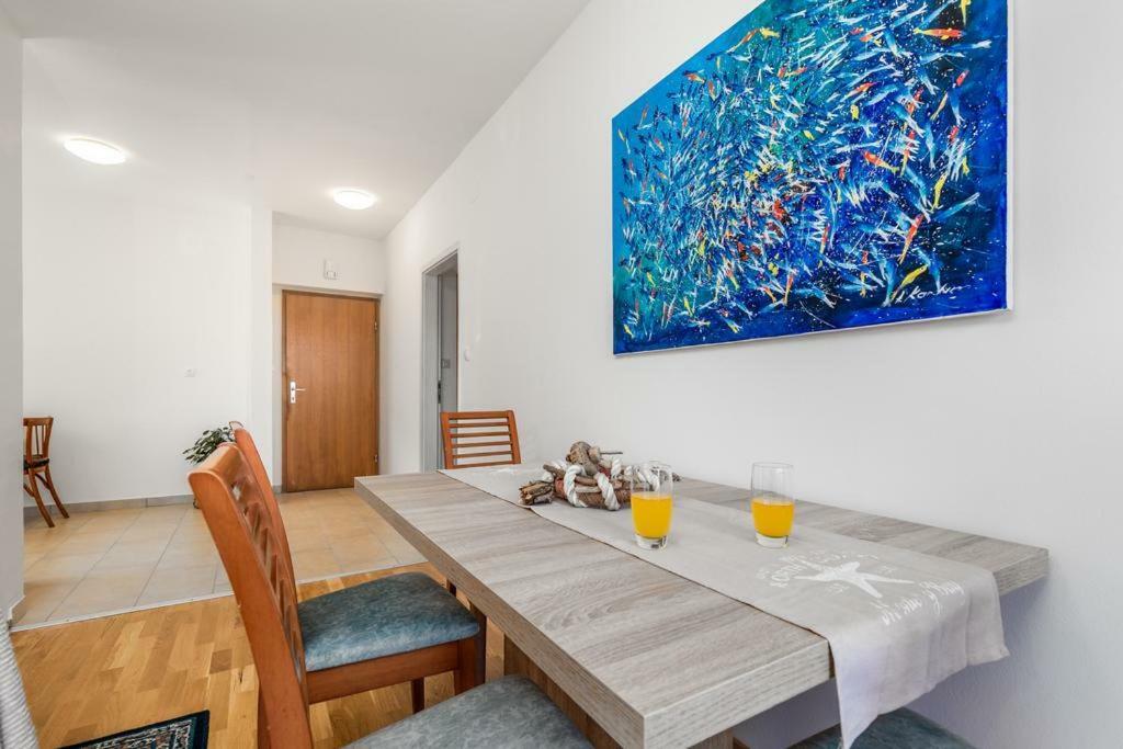 Apartment Roza, Sea View, Free Parking Ičići Buitenkant foto